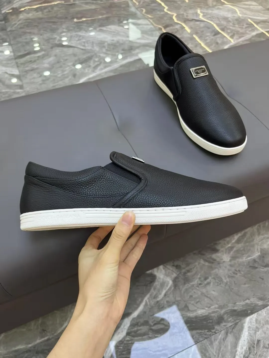 Men's Men's Shoes 💰400 [New Style] 🐝🐝DG men's calfskin sneakers Portofino Yacht shoes, simple and versatile design, unique saddle leather soles. The Dolce &G logo rear wing is the icing on the cake. Imported cowhide + rubber outsole Size: 39-44 (customized at 38.45)